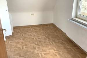 HN-Süd: Schöne 3 Zi.-DG-Whg. im 2. OG, ohne Balkon ! – Schmidbergstraße 30, 74074 Heilbronn, Heilbronn – Vorschaubild 7