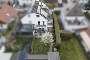 Hochwertig ausgestattete und top gepflegte Doppelhaushälfte mit Garage und eingewachsenen Garten – Die vollständige Adresse der Immobilie erhältst du vom Anbieter., 80995 Feldmoching, München – Vorschaubild 13