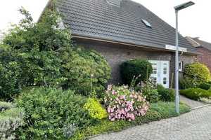 Gepflegtes Einfamilienhaus mit Garage in Wilhelmshaven-Altengroden – Wilhelmshaven – Vorschaubild 1