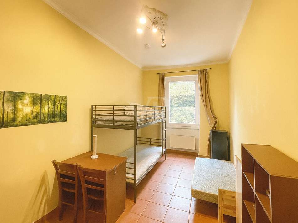 233b9fa8-edb5-41e2-b9b0-d6d93f