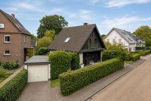 Wunderschönes Einfamilienhaus mit 5 Zimmern in Düsseldorf-Angermund – 40489 Angermund, Düsseldorf – Vorschaubild 2