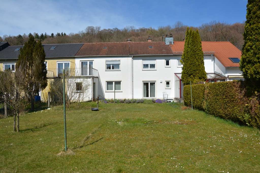 Immobilie in Illertissen - Reihenhaus mit großem Garten, zentrumsnah in Illertissen, PROVISIONFREI - Bild 0