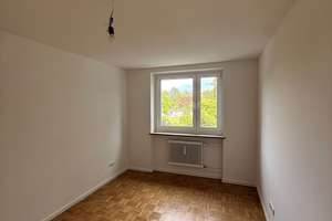 Helle 4-Zimmer-Wohnung mit Balkon und Parkett in München-Karl-Marx – Karl-Marx 150, 81737 Neuperlach, München – Vorschaubild 2