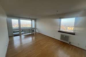 Helle 2,5-Zimmer Wohnung im 11. OG mit Balkon in Aubing – Ravensburger Ring 65, 81243 Aubing-Süd, München – Vorschaubild 1