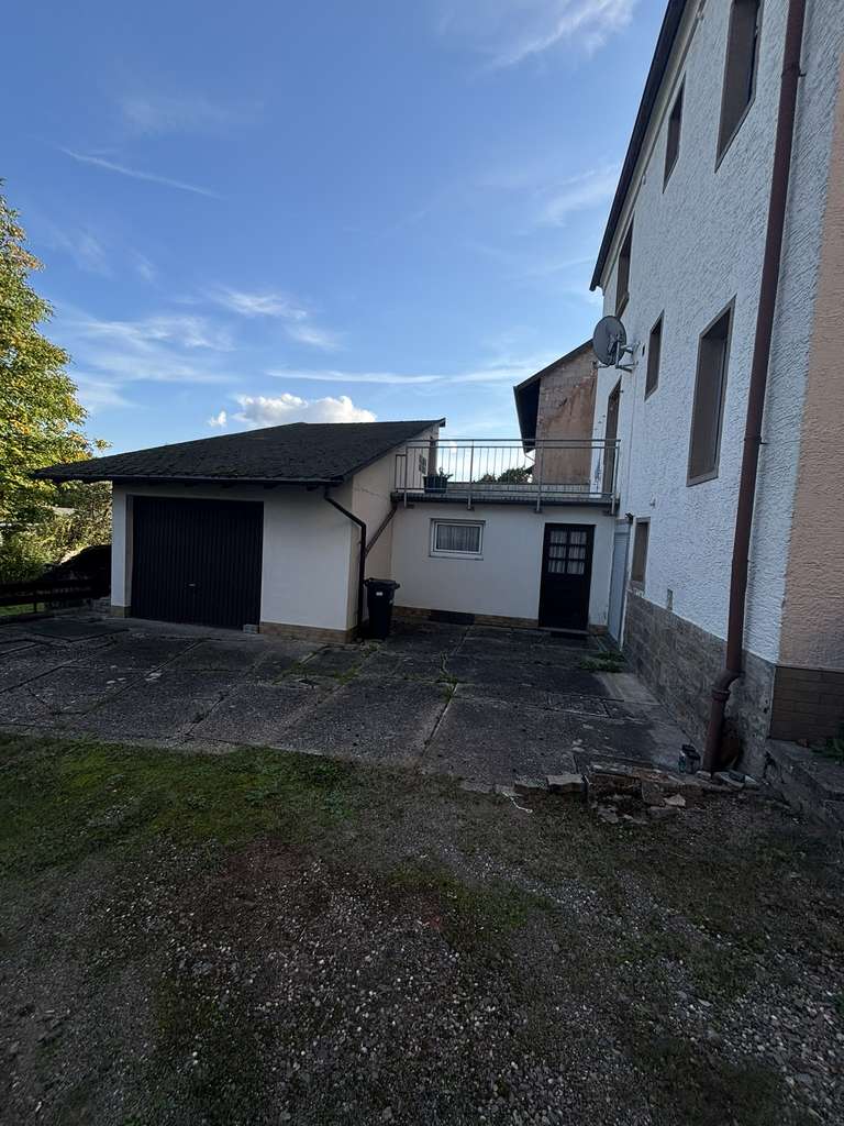 Immobilie in Rieschweiler-Mühlbach - Renovierungsbedürftiges 6-Zimmer Einfamilienhaus mit Garage in Rieschweiler-Mühlbach - Bild 3