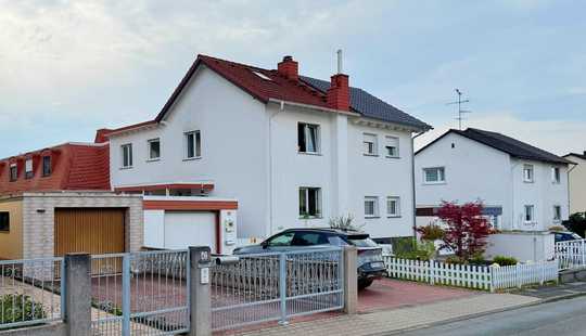 Bild von Dreieich: Mehrgenerationenhaus mit Traumgrundstück in Randlage!