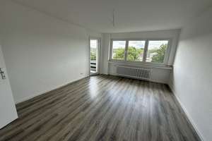 Frisch saniert & ganz oben: Hier wohnt die kleine Familie mit großem Ausblick! – Gerhart-Hauptmann-Straße 19, 47226 Rheinhausen-Mitte, Duisburg – Vorschaubild 7