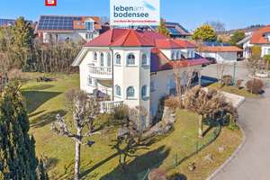 Exklusiv Wohnen - in ruhiger und sonniger Lage
attraktives Einfamilienhaus mit Seesicht – Die vollständige Adresse der Immobilie erhältst du vom Anbieter., 88718 Daisendorf – Vorschaubild 1