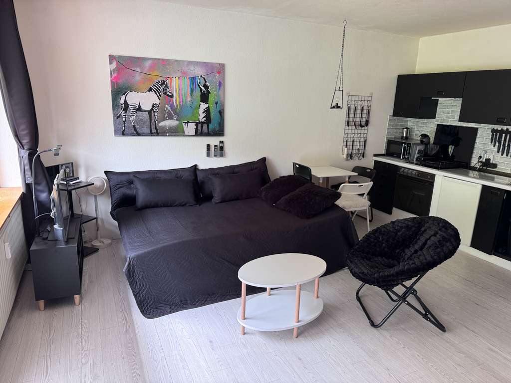 Immobilie in Hellenthal - Apartment mit Waldblick-Terrasse, Balkon, Einbauküche und PKW-Stellplatz - Bild 3