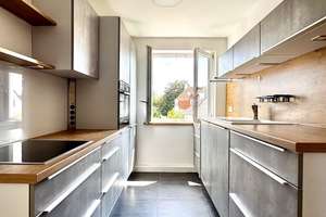 Bezugsfreie, exklusive 4-Zimmer-Maisonette mit Balkon, Kamin & Garage - 7 min zur Tram in Göggingen! – Habsburgstraße 15, 86199 Göggingen-Süd, Augsburg – Vorschaubild 5