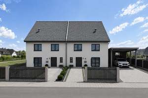 Ihr neues Zuhause mit Charakter – moderne Doppelhaushälfte in zentraler Wohnlage