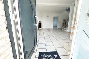 Großzügiges Einfamilienhaus mit Einliegerwohnung, Doppelgarage und Traumgrundstück in Illerich – Die vollständige Adresse der Immobilie erhältst du vom Anbieter., 56814 Illerich – Vorschaubild 2