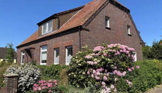Bild von Sanierungsbedürftiges Ein-/Zweifamilienhaus mit viel Potenzial in ruhiger Lage von Zetel