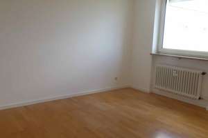 Geschmackvolle 3-Raum-Wohnung mit Balkon und EBK in München Perlach – Kar-Marx-Ring 94, 81735 Neuperlach, München – Vorschaubild 11