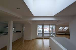3,5 Zimmer Lichtdurchflutete Dachgeschoss Wohnung – Die vollständige Adresse der Immobilie erhältst du vom Anbieter., 70176 Rosenberg, Stuttgart – Vorschaubild 3