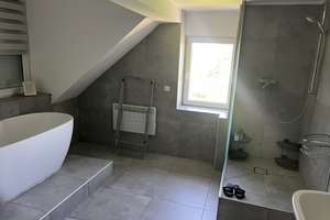 Stilvoll modernisiert und voll möblierte 2,5-Zimmer-Wohnung in Duisburg – Dinslaker Straße 36, 47169 Wehofen, Duisburg – Vorschaubild 10