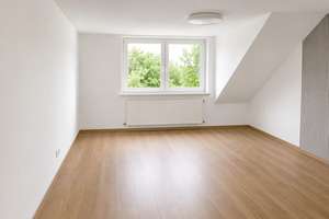 Schöne 3,5 Zimmer Dachgeschosswohnung sucht Mieter – Sedanstrasse 16, 47229 Friemersheim, Duisburg – Vorschaubild 4