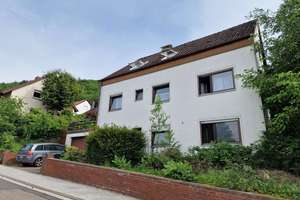 Gepflegtes Zweifamilienhaus zur Eigennutzung oder Kapitalanlage mit über 5% Rendite in ruhiger Lage – Die vollständige Adresse der Immobilie erhältst du vom Anbieter., 76855 Annweiler am Trifels – Vorschaubild 2