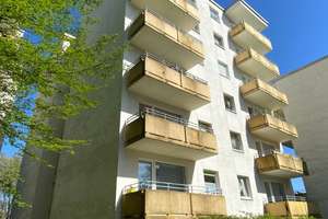 Traumhafter Weitblick und modernisierte 2-Zimmerwohnung dazu.