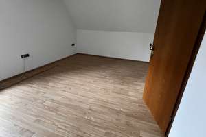 Großzügige Maisonette-Wohnung mit Terrasse und Garage in Dortmund-Hombruch – Baroper Landwehr 10, 44225 Barop, Dortmund – Vorschaubild 12