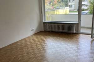 Modernisierte 2-Zimmer-Wohnung mit zwei Balkonen und Blick ins Grüne in Untergiesing – Die vollständige Adresse der Immobilie erhältst du vom Anbieter., 81543 Siebenbrunn, München – Vorschaubild 2