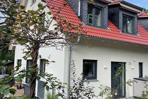 Sehr schönes Haus mit 4 Zimmern und Dachboden 30 m2 – Die vollständige Adresse der Immobilie erhältst du vom Anbieter., 14532 Kleinmachnow – Vorschaubild 1