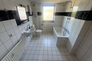 Helle 3,5-Zimmer-Dachgeschosswohnung mit Balkon in Duisburg-Hamborn – Markgrafenstr. 3, 47166 Obermarxloh, Duisburg – Vorschaubild 15