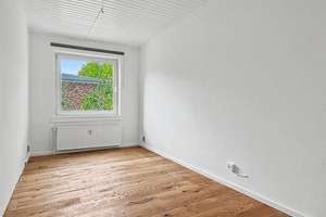 Großzügiges Familienhaus zur Eigennutzung oder mit solider Mieteinnahme in HH-Lurup – Die vollständige Adresse der Immobilie erhältst du vom Anbieter., 22547 Lurup, Hamburg – Vorschaubild 8