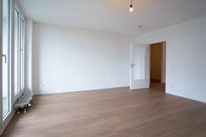 Wunderschöne zwei Zimmer Wohnung mit Balkon und TG Stellplatz – Lily-Braun-Weg 7, 80637 Oberwiesenfeld, München – Vorschaubild 3