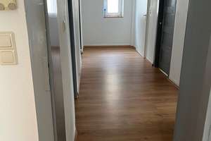 Helle und zentrumsnahe 4-Zimmer-Wohnung mit Balkon in der Oststadt von Reutlingen – Die vollständige Adresse der Immobilie erhältst du vom Anbieter., 72764 Reutlingen-Mitte, Reutlingen – Vorschaubild 5