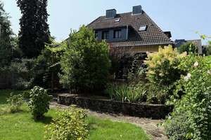 BONN OBERKASSEL freist. Einfam. Haus mit ca. 200 m² Wfl., 841 m² GrSt. Keller, Garage, Baugrundstück – Die vollständige Adresse der Immobilie erhältst du vom Anbieter., 53227 Oberkassel, Bonn – Vorschaubild 59