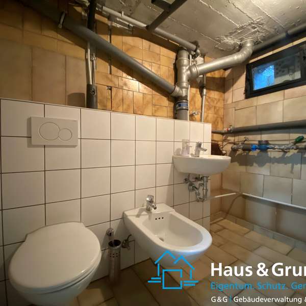*** schönes Mittelreihenhaus mit Wintergarten - Garten u. Garage - in verkehrsberuhigter Lage **