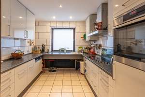 Großzügiges Zweifamilienhaus im schönen Oberhausen-Osterfeld – Die vollständige Adresse der Immobilie erhältst du vom Anbieter., 46117 Heide, Oberhausen – Vorschaubild 14