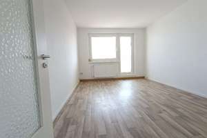renovierte 3-Raum-Wohnung mit Südbalkon – Vor dem Nienburger Tor 5, 6406 Bernburg (Saale) – Vorschaubild 3