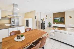 Modernes Zweifamilienhaus mit Pool – Eigennutzung und Vermietung ideal kombiniert – 50181 Bedburg – Vorschaubild 2