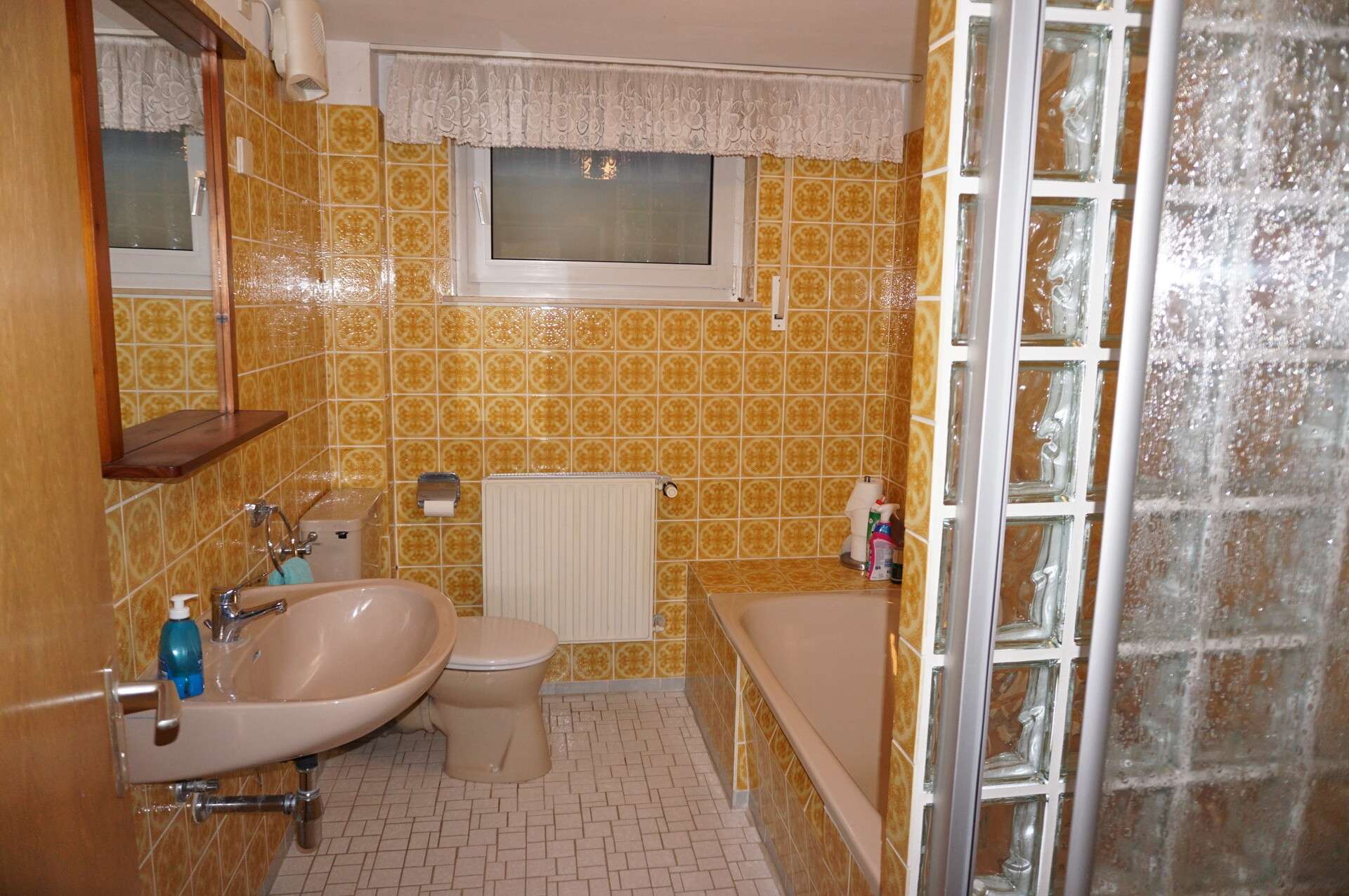 Immobilie in Guxhagen - Attraktives Zweifamilienhaus in ruhiger, naturnaher Lage. Keine Käuferprovision! - Bild 3