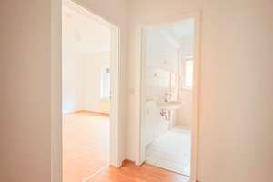 Juwel in Rüttenscheid - Schöne 2-Zimmer EG-Wohnung mit eigenem Garten und Terrasse zu vermieten – Paulinenstraße 57, 45130 Rüttenscheid, Essen – Vorschaubild 3