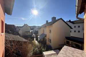 Wunderschönes Haus mit Einliegerwohnung – Viel Raum für Ihre Ideen und Wünsche! – Rheingau-Taunus-Kreis – Vorschaubild 1
