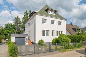 Mehrfamilienhaus mit drei Wohnungen in Rahlstedt