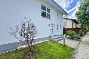 Modernes, freistehendes Architektenhaus mit Doppelgarage in Höhenkirchen – Die vollständige Adresse der Immobilie erhältst du vom Anbieter., 85635 Höhenkirchen-Siegertsbrunn – Vorschaubild 2
