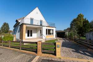 Solides Familiendomizil in zweiter Reihe – mit großem Garten, Garage, Carport und zwei Dachterrassen – Herford (Kreis) – Vorschaubild 2