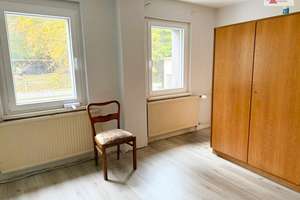 Großes, teilsaniertes Einfamilienhaus mit Garten & Garage in zentraler Lage in Elterlein, Erzgebirge – Die vollständige Adresse der Immobilie erhältst du vom Anbieter., 9481 Elterlein – Vorschaubild 11