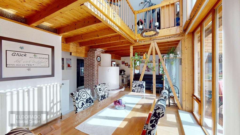 Immobilie in Waldachtal - Stilvolles Wohnhaus mit Galerie, Kamin und großem Garten in naturnaher Lage - Bild 1