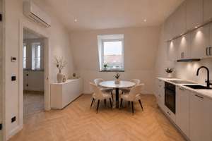 Erstbezug: Luxuriös möbliertes (fully furnished) Apartment in Pempelfort – ideal für Berufspendler – Duisburger Strasse 61, 40479 Pempelfort, Düsseldorf – Vorschaubild 2