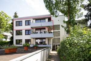 Schwachhausen: oberste Etage, gut aufgeteilte 3-4  Zimmerwohnung mit Lift, gr. Balkon u. TG-SP