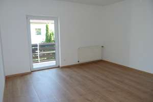Wohnen mit Charakter: Reihenmittelhaus in Schwabach – Wolfgang-Fries-Str. 34, 91126 Forsthof, Schwabach – Vorschaubild 2