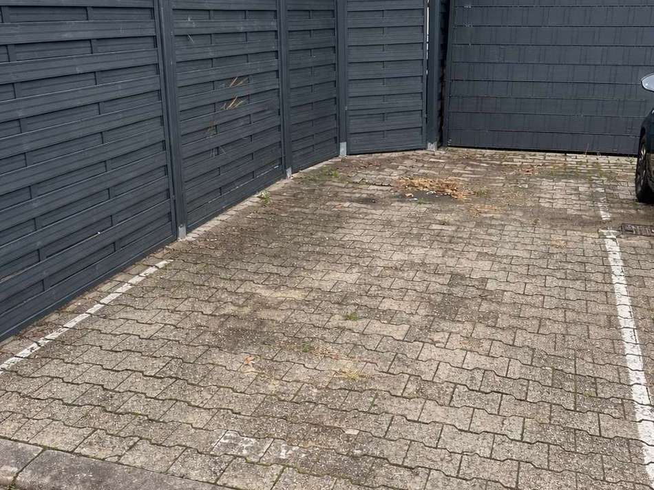 Aussenstellplatz
