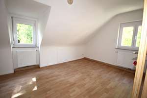 Teilrenoviertes 3-Familienhaus im Herzen von Stuttgart-Kaltental. – Die vollständige Adresse der Immobilie erhältst du vom Anbieter., 70569 Kaltental, Stuttgart – Vorschaubild 3