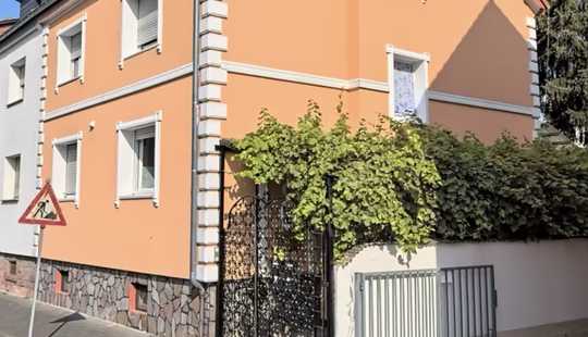 Bild von Mehrfamilienhaus mit 3 Parteien, Garten, Garage & solider Rendite in Offenbach am Main

