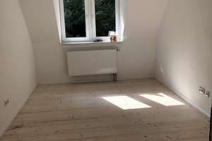 Freundliche, renovierte 4-Zimmer-Dachgeschosswohnung zur Miete in Wuppertal, ohne Balkon – Briller Straße 110, 42105 Elberfeld West, Wuppertal – Vorschaubild 12